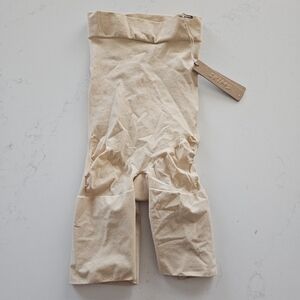 NWT Skims Everyday Sculpt Short Sand Small